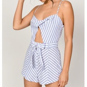 TOBI White w Blue/Red Stripes Size M NEVER WORN!!